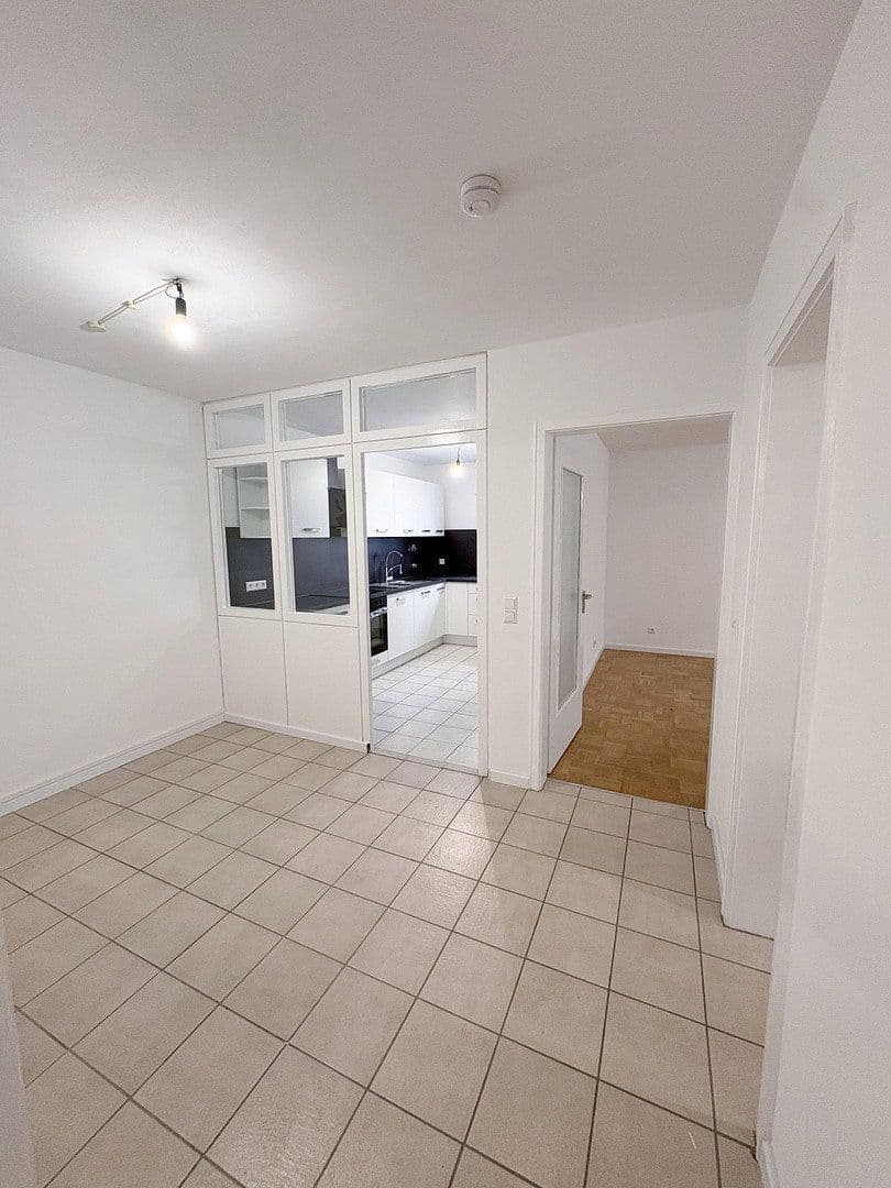 Prenájom bytu 4-izbový 93 m², Dreizlerstraße, Stuttgart, Bádensko-Wurttembersko Prenájom bytu 4-izbový 93 m², Dreizlerstraße, Stuttgart, Bádensko-Wurttembersko