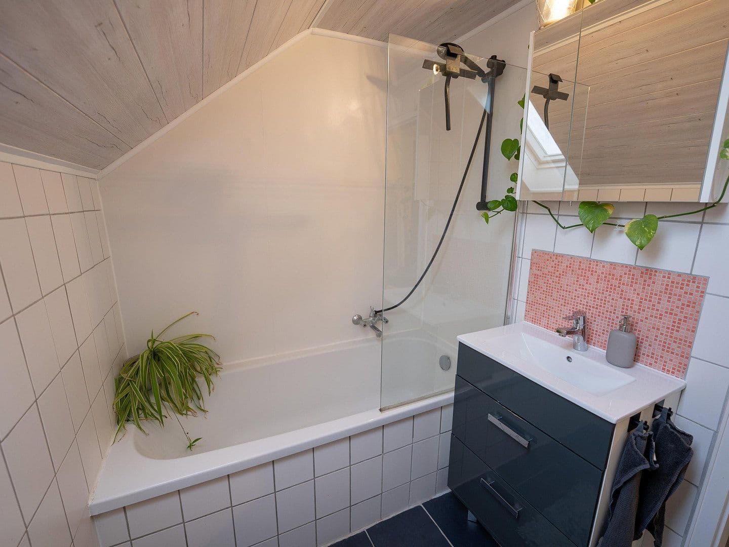 Predaj domu 70 m², pozemok 317 m², Emden, Dolné Sasko Predaj domu 70 m², pozemok 317 m², Emden, Dolné Sasko