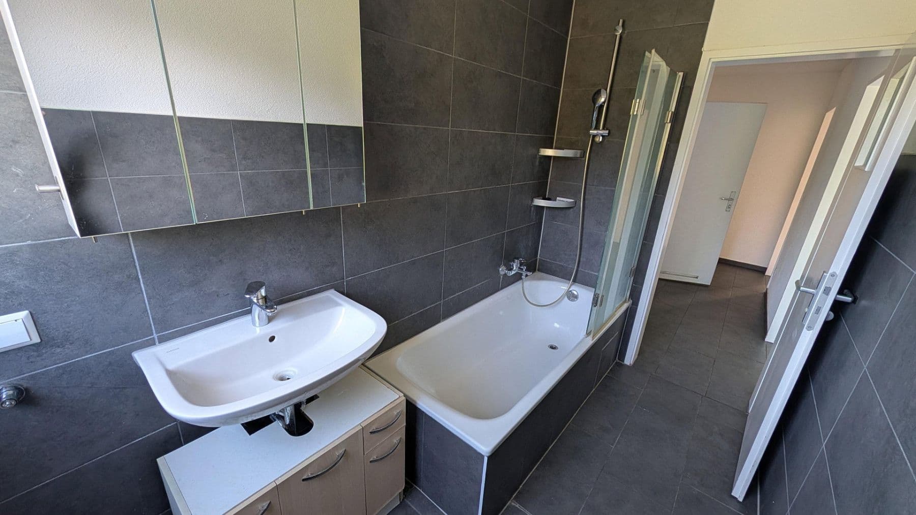 Prenájom bytu 3-izbový 84 m², Heilbronn, Bádensko-Wurttembersko Prenájom bytu 3-izbový 84 m², Heilbronn, Bádensko-Wurttembersko