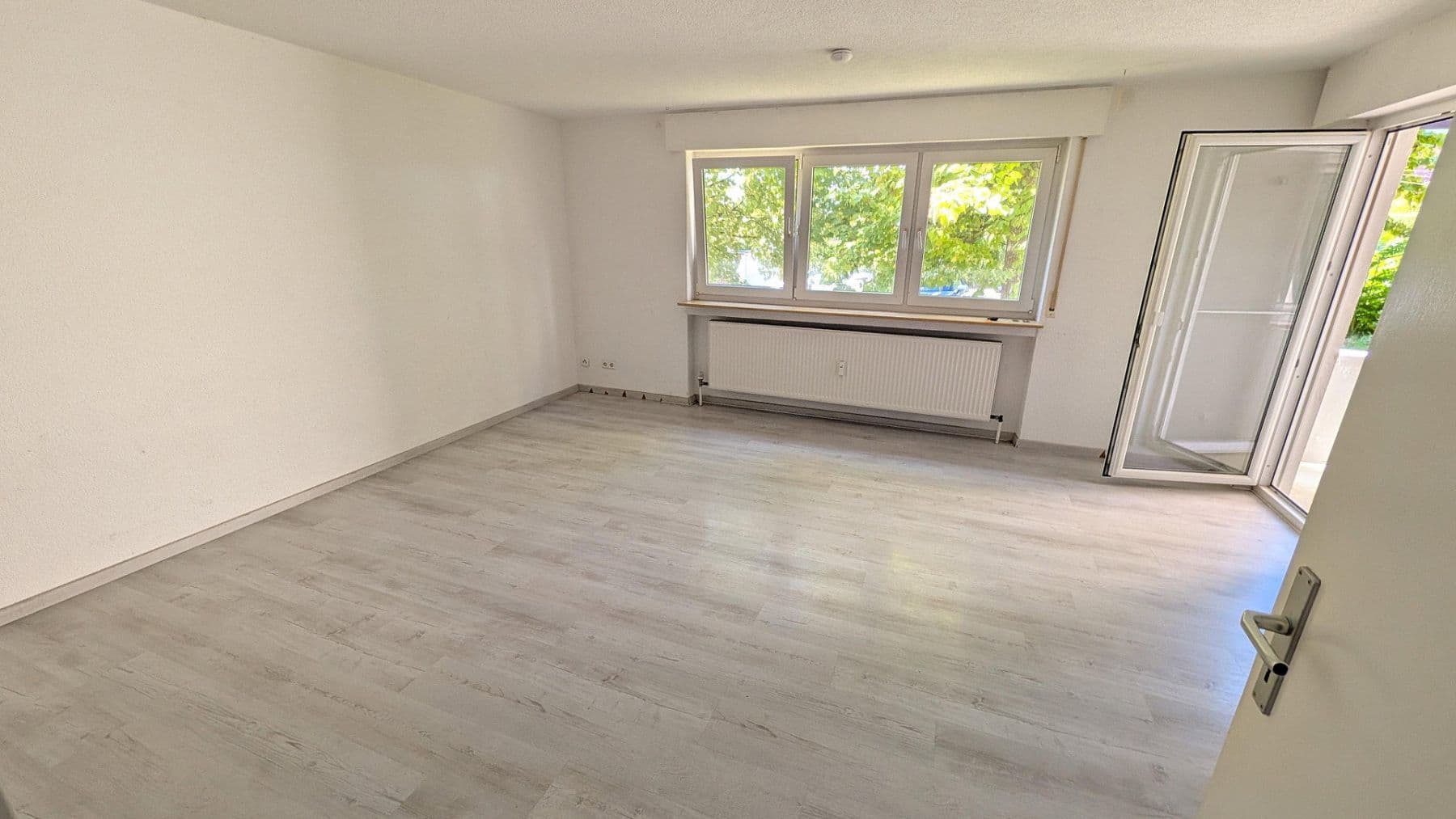Prenájom bytu 3-izbový 84 m², Heilbronn, Bádensko-Wurttembersko Prenájom bytu 3-izbový 84 m², Heilbronn, Bádensko-Wurttembersko