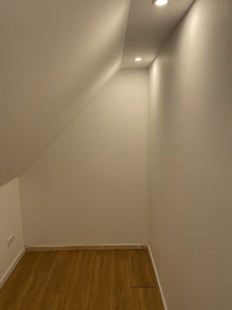 Prenájom bytu 3-izbový 104 m², Lerchenweg 51, Bochum, Severné Porýnie - Westfálsko Prenájom bytu 3-izbový 104 m², Lerchenweg 51, Bochum, Severné Porýnie - Westfálsko