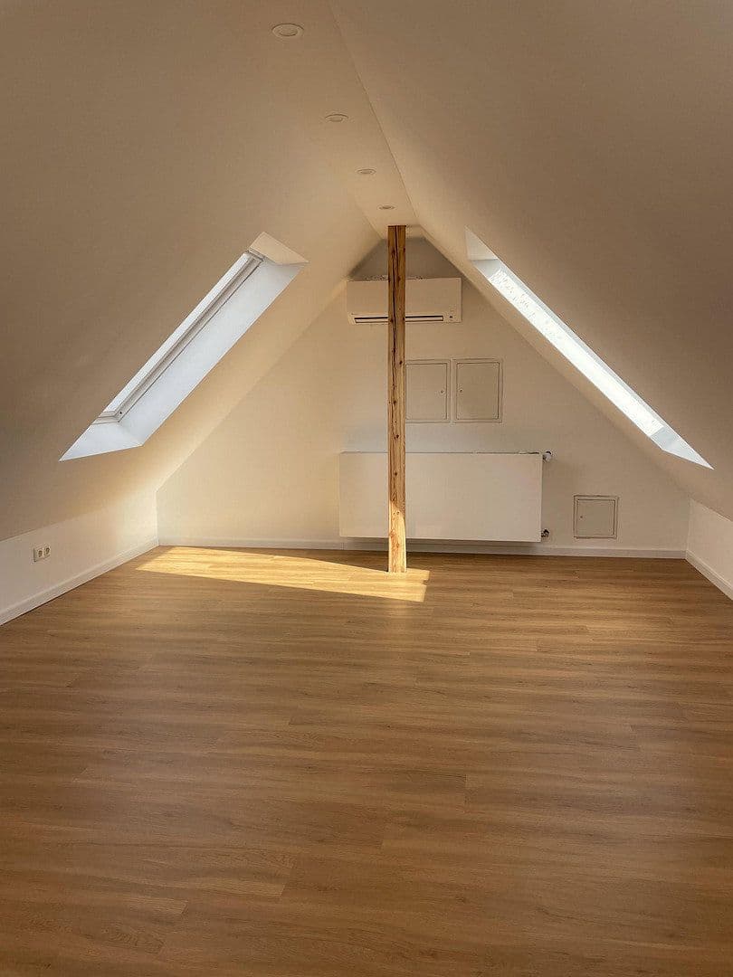 Prenájom bytu 3-izbový 104 m², Lerchenweg 51, Bochum, Severné Porýnie - Westfálsko Prenájom bytu 3-izbový 104 m², Lerchenweg 51, Bochum, Severné Porýnie - Westfálsko