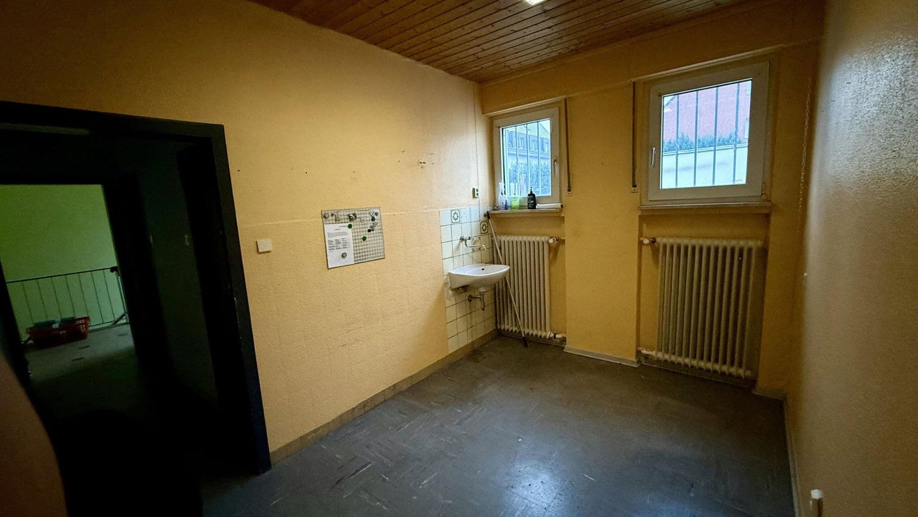 Prenájom nebytového priestoru 573 m², Gladbecker Straße 246-248, Bottrop, Severné Porýnie - Westfálsko Prenájom nebytového priestoru 573 m², Gladbecker Straße 246-248, Bottrop, Severné Porýnie - Westfálsko