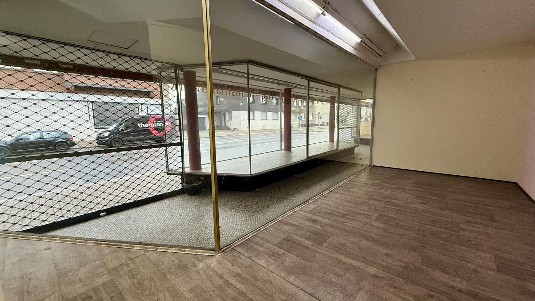 Prenájom nebytového priestoru 573 m², Gladbecker Straße 246-248, Bottrop, Severné Porýnie - Westfálsko Prenájom nebytového priestoru 573 m², Gladbecker Straße 246-248, Bottrop, Severné Porýnie - Westfálsko