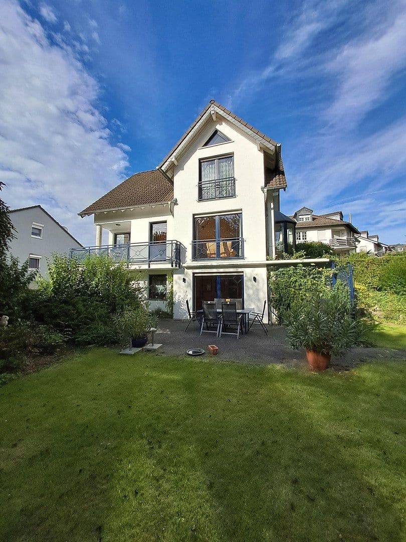 Predaj domu 158 m², pozemok 846 m², Lohmar, Severné Porýnie - Westfálsko Predaj domu 158 m², pozemok 846 m², Lohmar, Severné Porýnie - Westfálsko