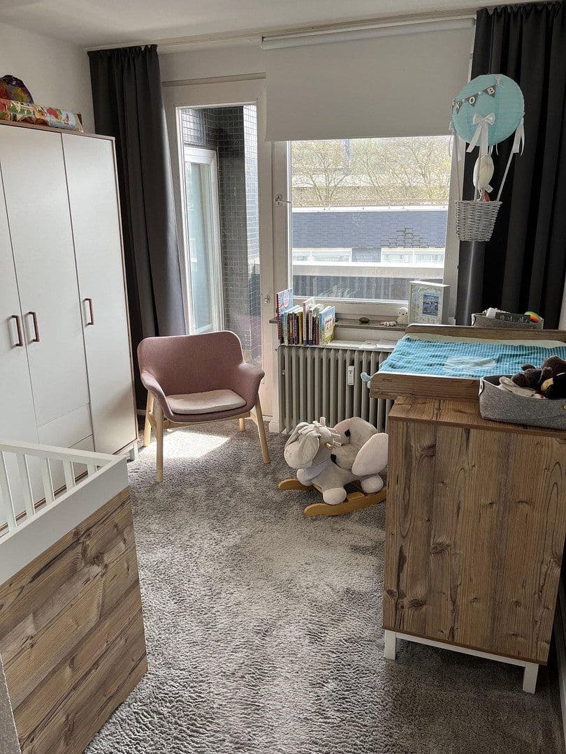 Prenájom bytu 6-izbový 216 m², Siegen, Severné Porýnie - Westfálsko Prenájom bytu 6-izbový 216 m², Siegen, Severné Porýnie - Westfálsko