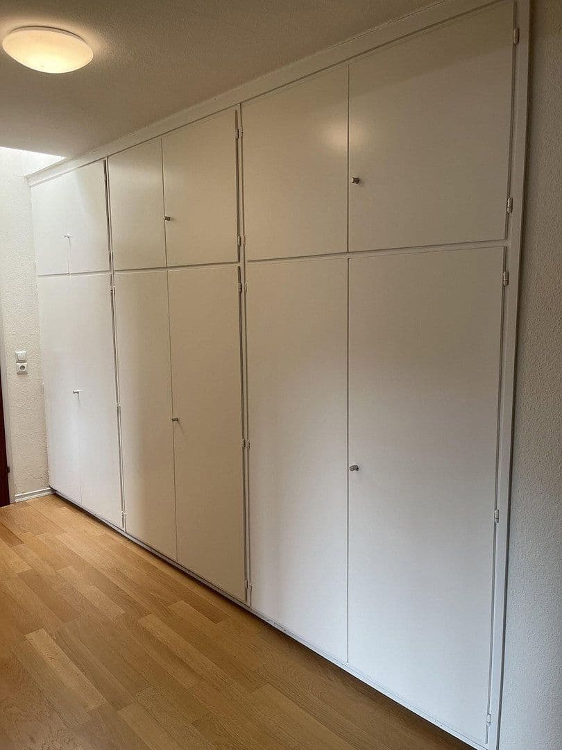 Prenájom bytu 6-izbový 216 m², Siegen, Severné Porýnie - Westfálsko Prenájom bytu 6-izbový 216 m², Siegen, Severné Porýnie - Westfálsko