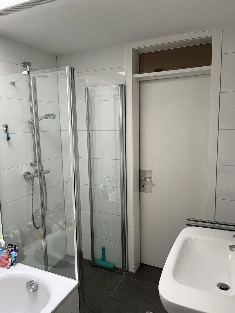 Prenájom bytu 6-izbový 216 m², Siegen, Severné Porýnie - Westfálsko Prenájom bytu 6-izbový 216 m², Siegen, Severné Porýnie - Westfálsko