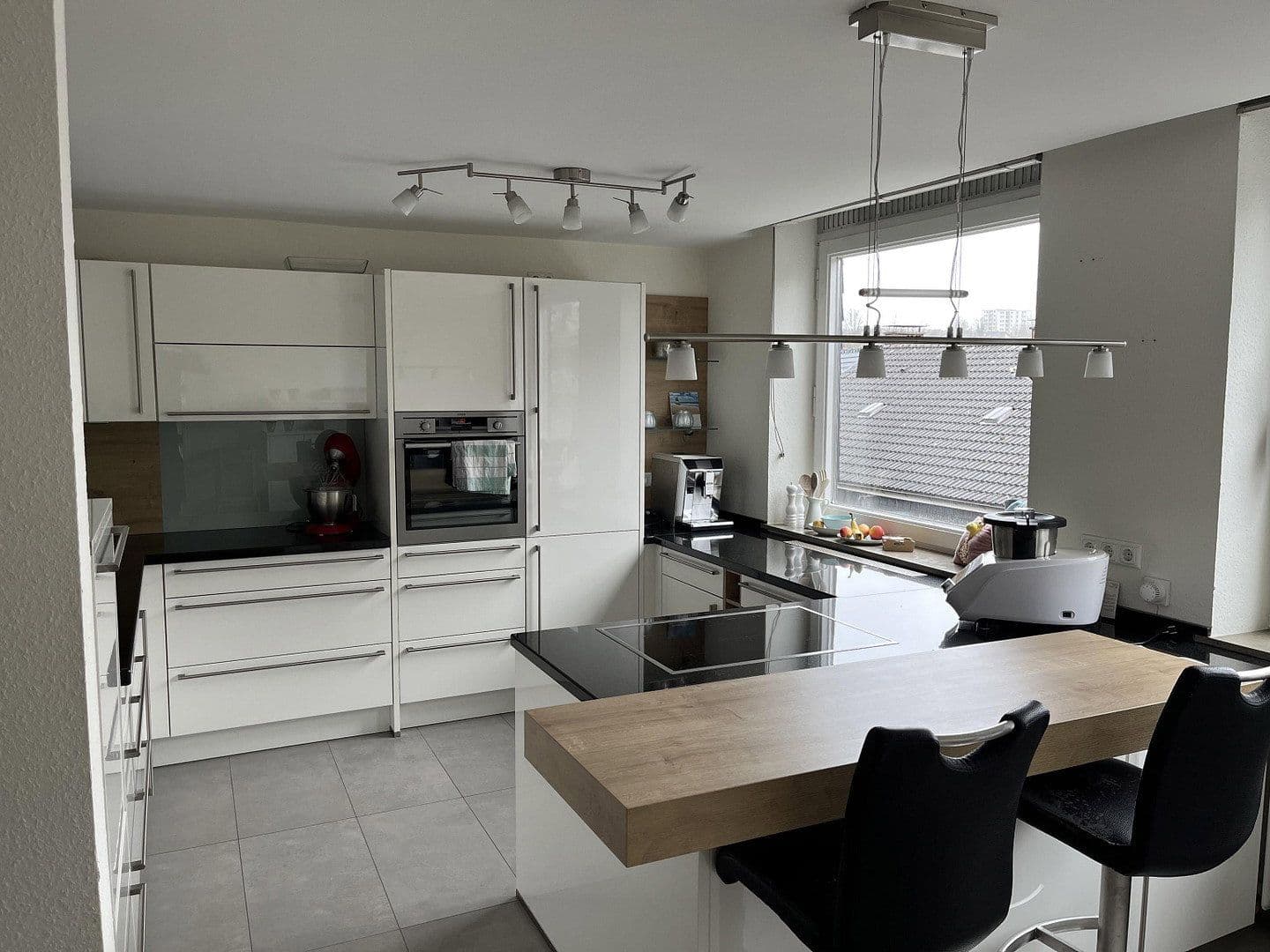 Prenájom bytu 6-izbový 216 m², Siegen, Severné Porýnie - Westfálsko Prenájom bytu 6-izbový 216 m², Siegen, Severné Porýnie - Westfálsko