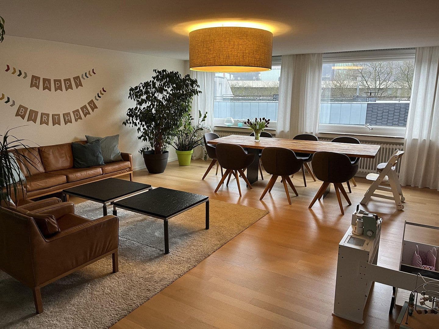 Prenájom bytu 6-izbový 216 m², Siegen, Severné Porýnie - Westfálsko Prenájom bytu 6-izbový 216 m², Siegen, Severné Porýnie - Westfálsko