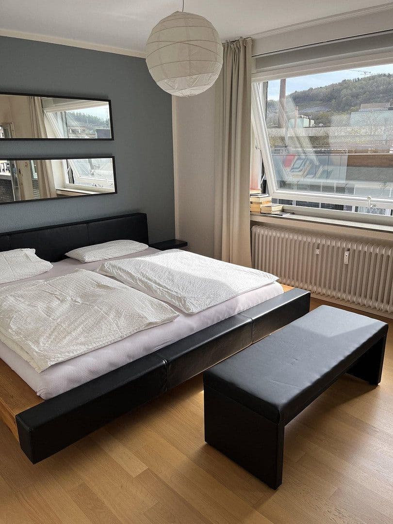 Prenájom bytu 6-izbový 216 m², Siegen, Severné Porýnie - Westfálsko Prenájom bytu 6-izbový 216 m², Siegen, Severné Porýnie - Westfálsko