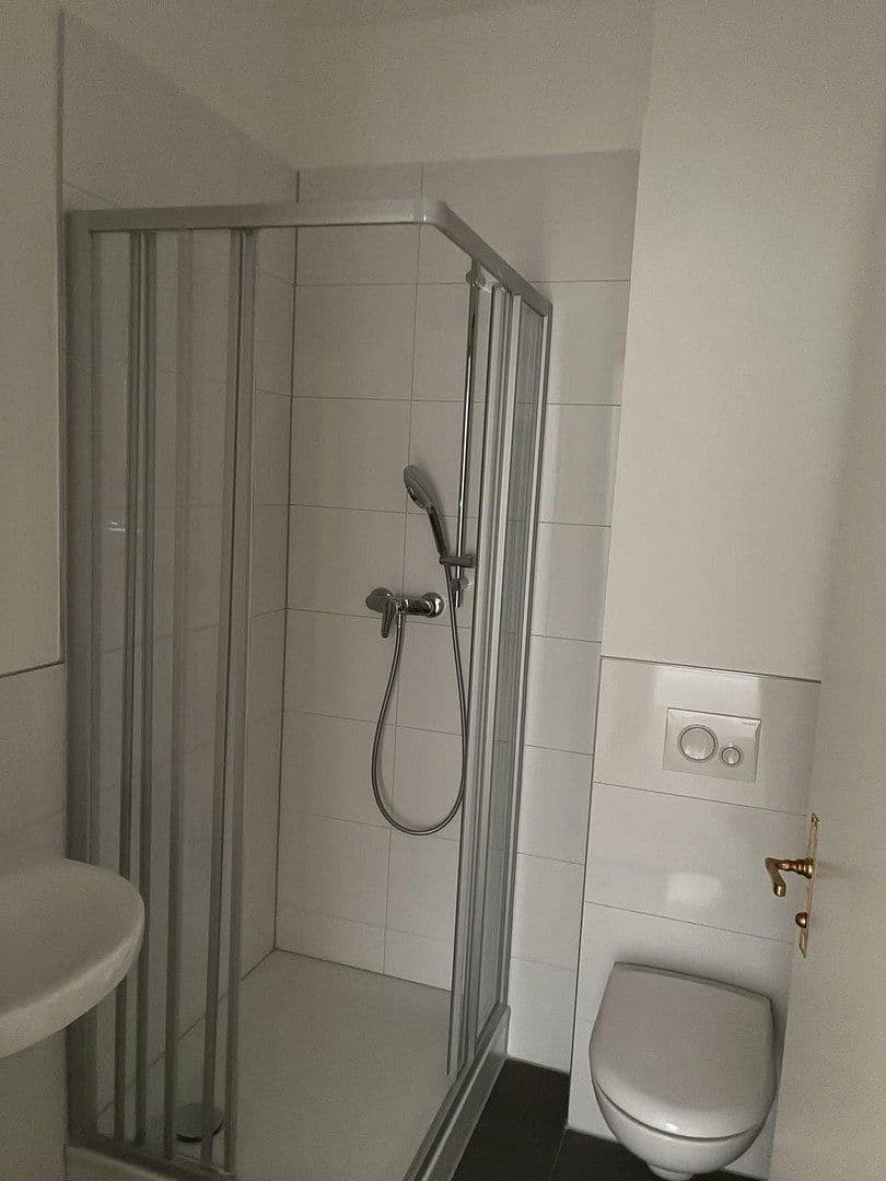 Prenájom bytu 4-izbový 120 m², Berliner Straße 124, Köln, Severné Porýnie - Westfálsko Prenájom bytu 4-izbový 120 m², Berliner Straße 124, Köln, Severné Porýnie - Westfálsko