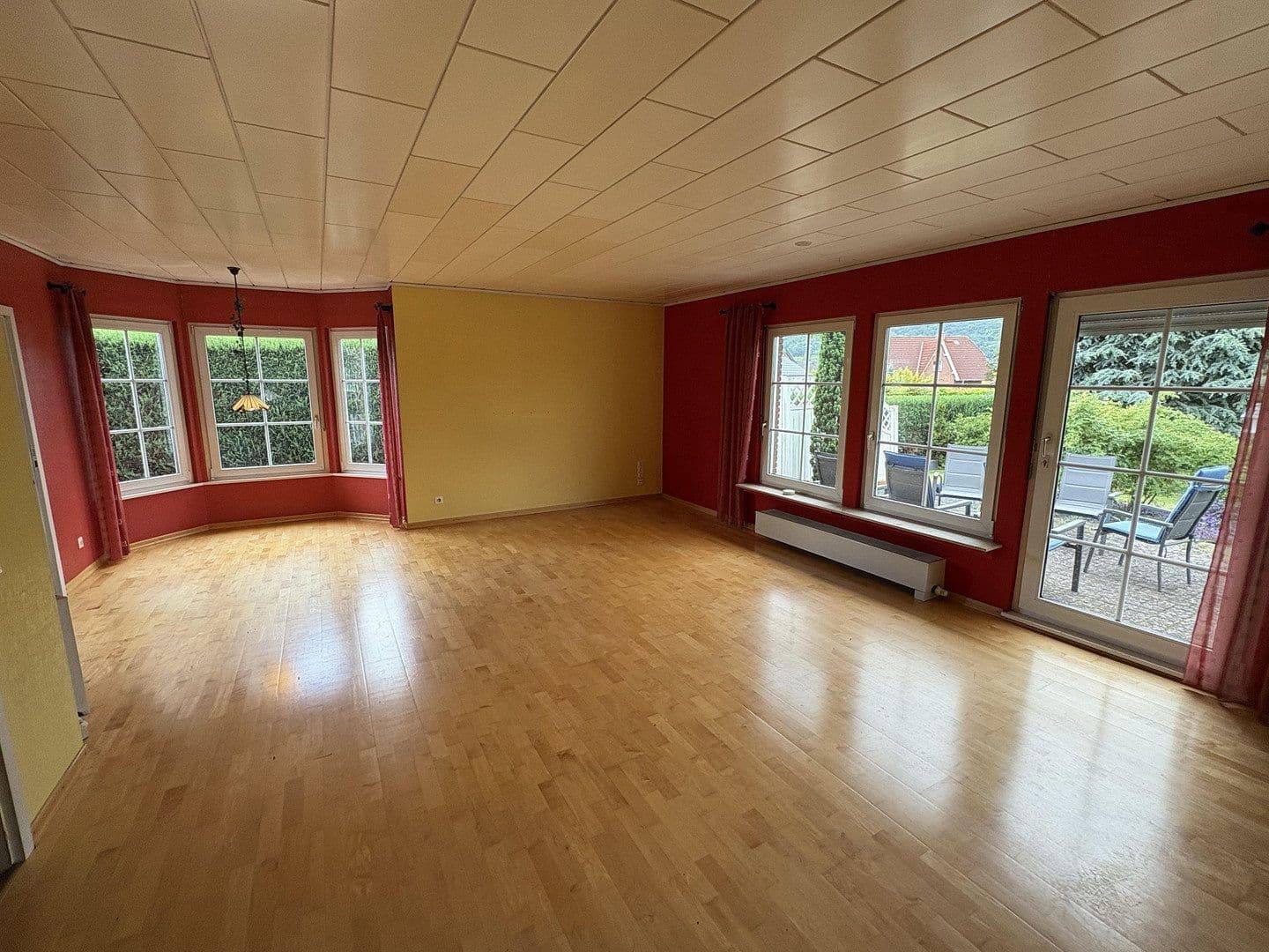 Predaj domu 170 m², pozemok 800 m², Coppenbrügge, Dolné Sasko Predaj domu 170 m², pozemok 800 m², Coppenbrügge, Dolné Sasko