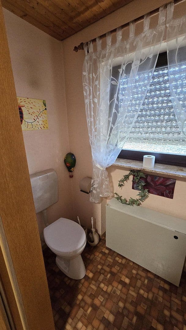 Predaj domu 230 m², pozemok 973 m², Dellfeld, Porýnie-Falcko Predaj domu 230 m², pozemok 973 m², Dellfeld, Porýnie-Falcko