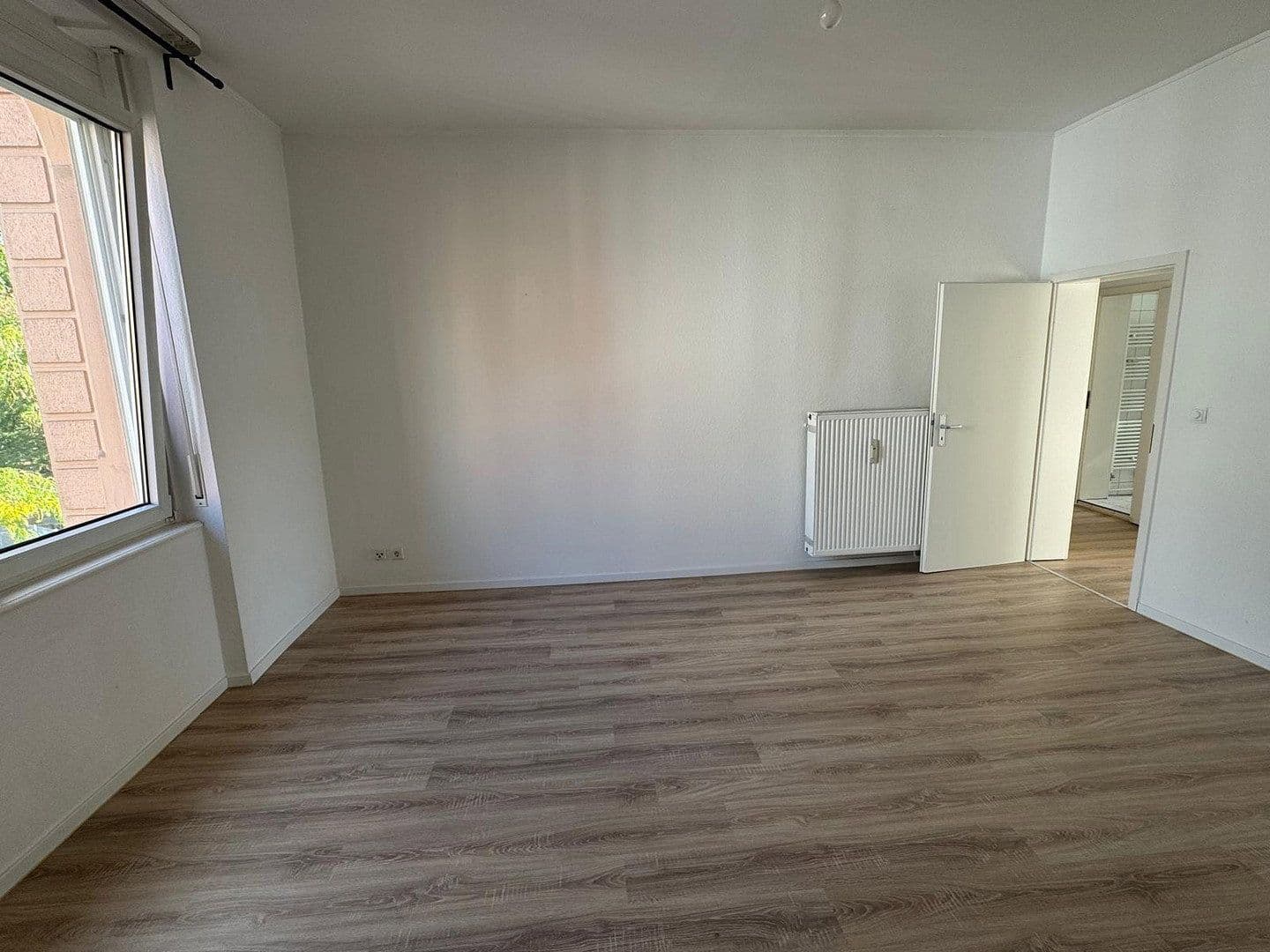 Prenájom bytu 3-izbový 63 m², Frankfurt, Hesensko Prenájom bytu 3-izbový 63 m², Frankfurt, Hesensko