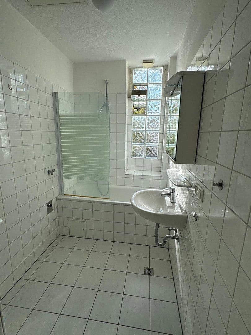 Prenájom bytu 3-izbový 63 m², Frankfurt, Hesensko Prenájom bytu 3-izbový 63 m², Frankfurt, Hesensko