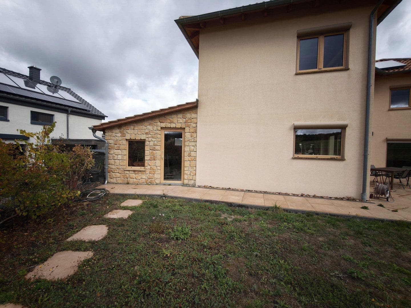 Predaj domu 178 m², pozemok 568 m², Gansstücke 6, Kriegsfeld, Porýnie-Falcko Predaj domu 178 m², pozemok 568 m², Gansstücke 6, Kriegsfeld, Porýnie-Falcko