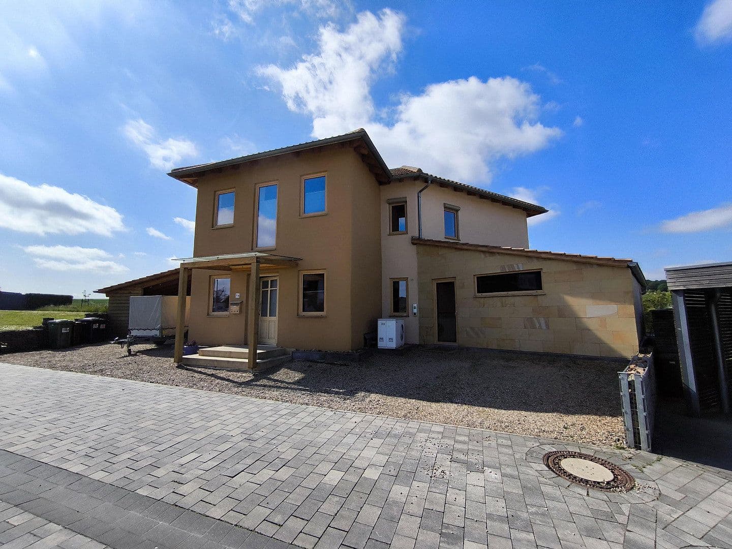 Predaj domu 178 m², pozemok 568 m², Gansstücke 6, Kriegsfeld, Porýnie-Falcko Predaj domu 178 m², pozemok 568 m², Gansstücke 6, Kriegsfeld, Porýnie-Falcko