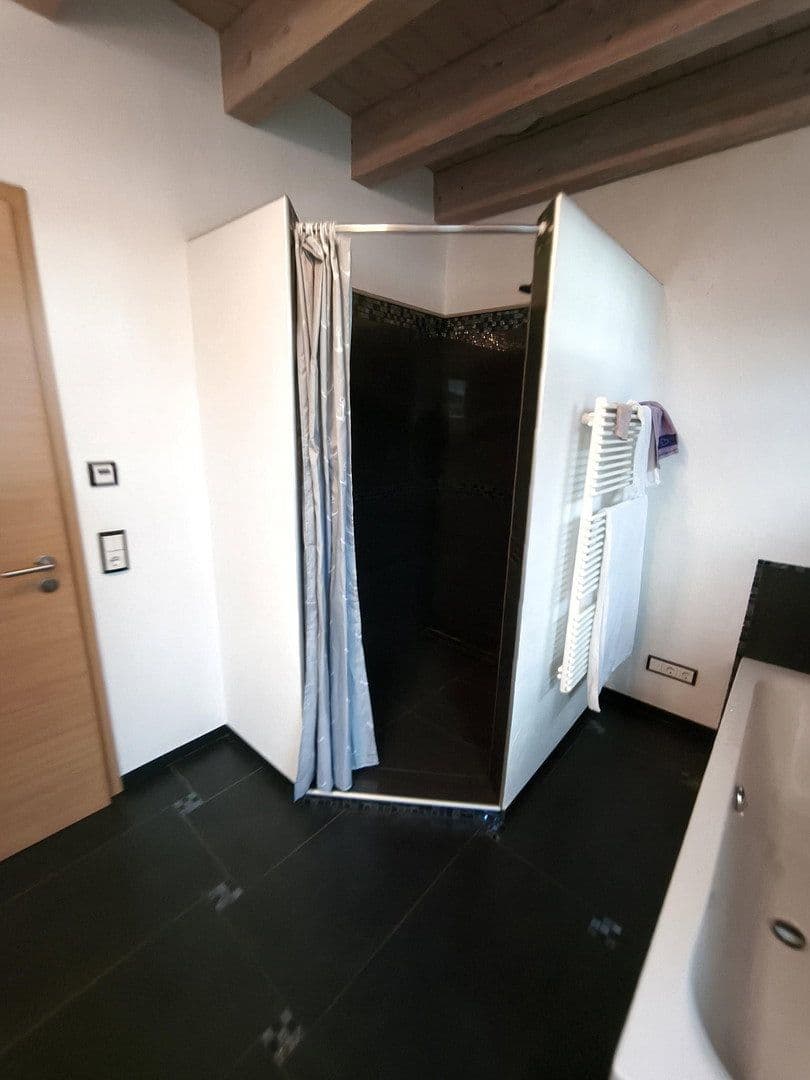 Predaj domu 178 m², pozemok 568 m², Gansstücke 6, Kriegsfeld, Porýnie-Falcko Predaj domu 178 m², pozemok 568 m², Gansstücke 6, Kriegsfeld, Porýnie-Falcko