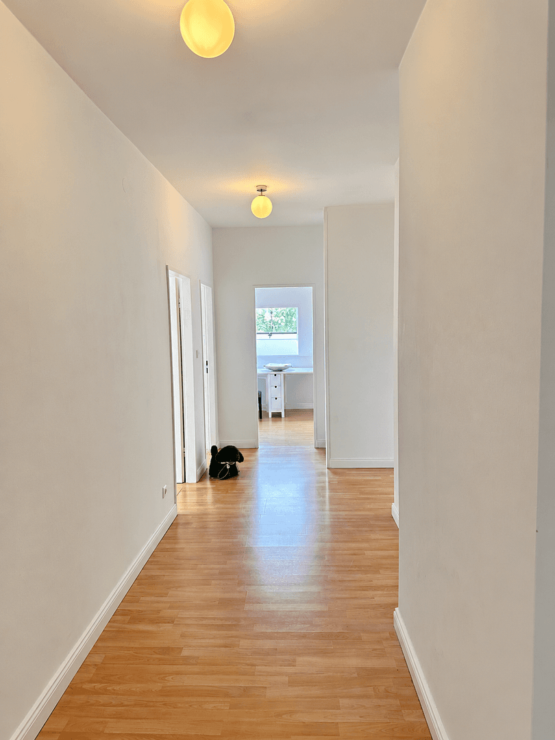 Predaj bytu 4-izbový 105 m², Berlin, Berlín Predaj bytu 4-izbový 105 m², Berlin, Berlín