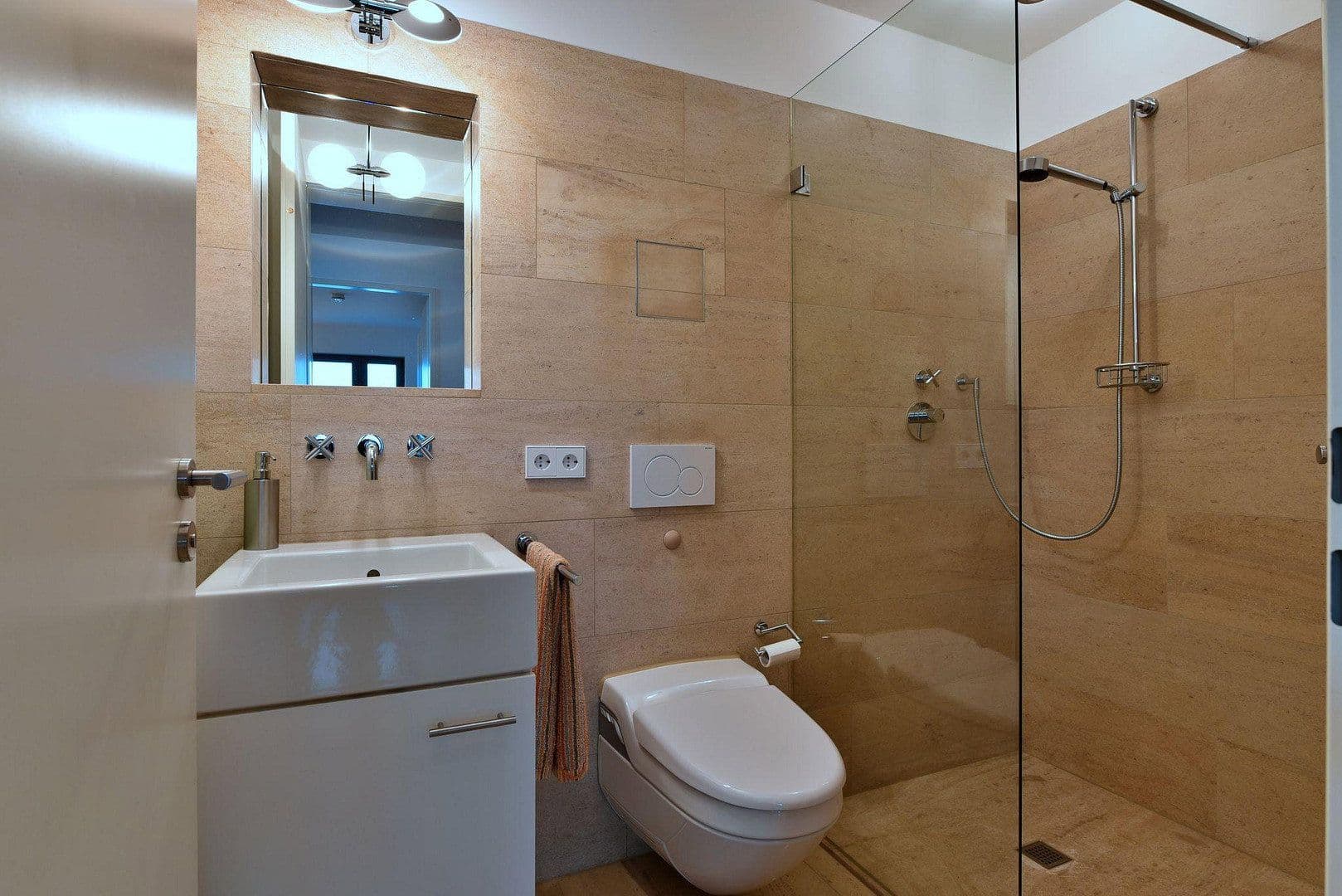 Predaj bytu 3-izbový 168 m², Ulm, Bádensko-Wurttembersko Predaj bytu 3-izbový 168 m², Ulm, Bádensko-Wurttembersko
