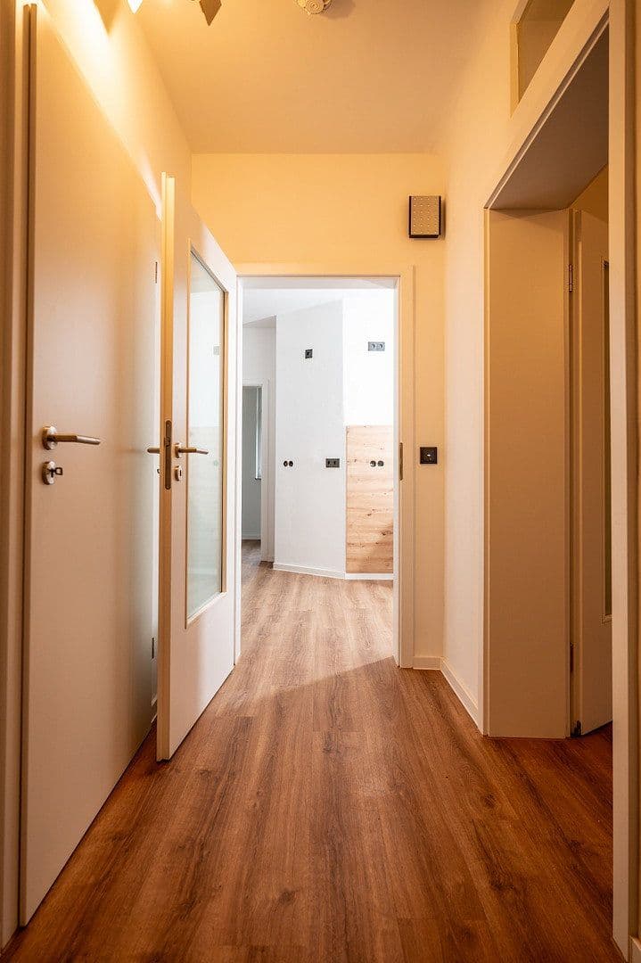 Prenájom bytu 3-izbový 80 m², Roeseplatz 1, Eisenach, Durínsko Prenájom bytu 3-izbový 80 m², Roeseplatz 1, Eisenach, Durínsko