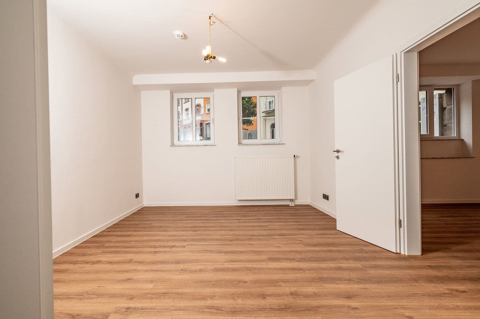 Prenájom bytu 3-izbový 80 m², Roeseplatz 1, Eisenach, Durínsko Prenájom bytu 3-izbový 80 m², Roeseplatz 1, Eisenach, Durínsko