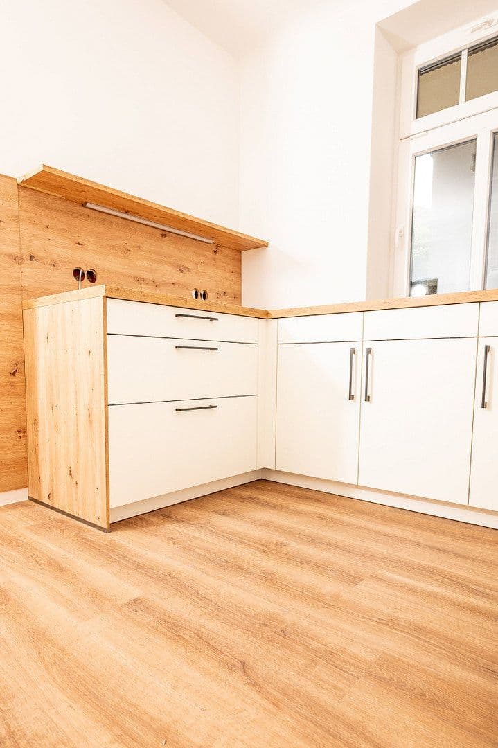 Prenájom bytu 3-izbový 80 m², Roeseplatz 1, Eisenach, Durínsko Prenájom bytu 3-izbový 80 m², Roeseplatz 1, Eisenach, Durínsko