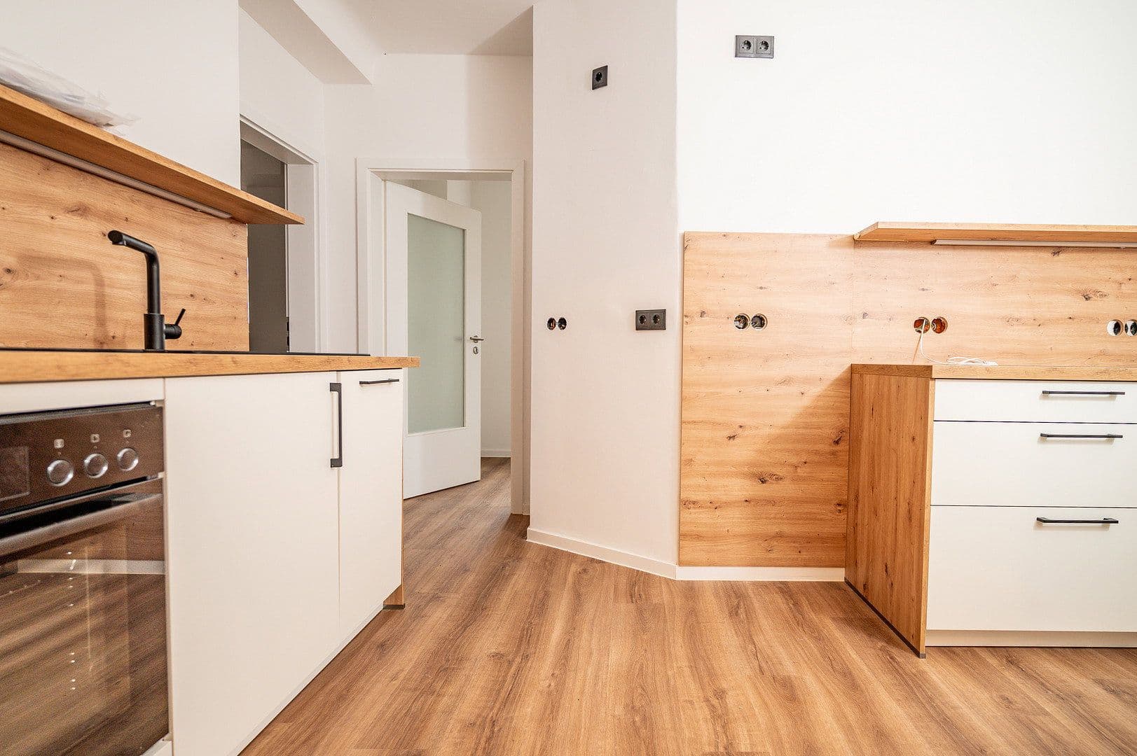 Prenájom bytu 3-izbový 80 m², Roeseplatz 1, Eisenach, Durínsko Prenájom bytu 3-izbový 80 m², Roeseplatz 1, Eisenach, Durínsko