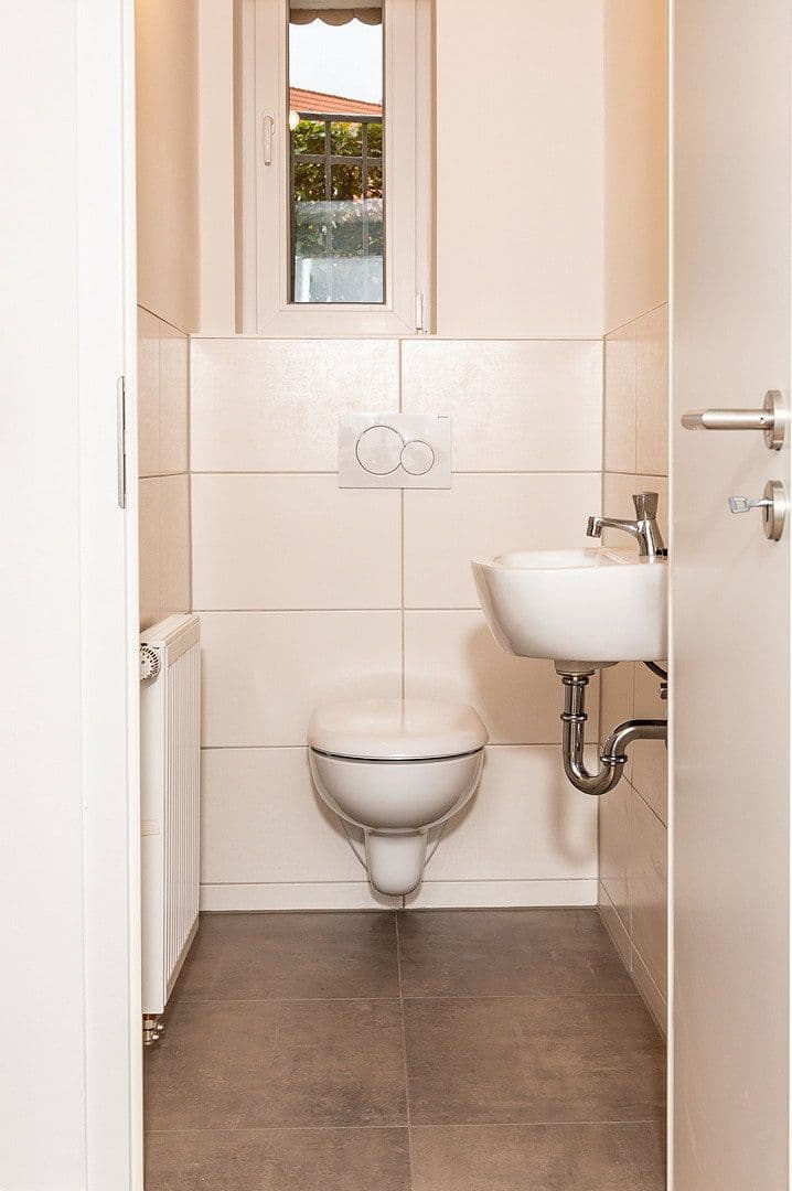Prenájom bytu 3-izbový 80 m², Roeseplatz 1, Eisenach, Durínsko Prenájom bytu 3-izbový 80 m², Roeseplatz 1, Eisenach, Durínsko
