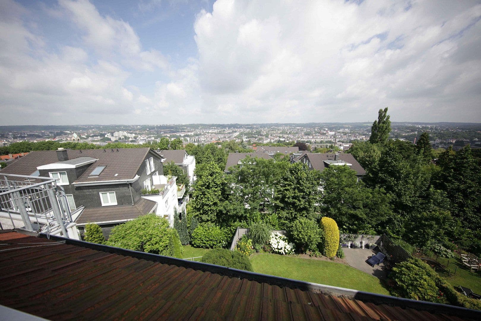Prenájom bytu 3-izbový 105 m², Wuppertal, Severné Porýnie - Westfálsko Prenájom bytu 3-izbový 105 m², Wuppertal, Severné Porýnie - Westfálsko