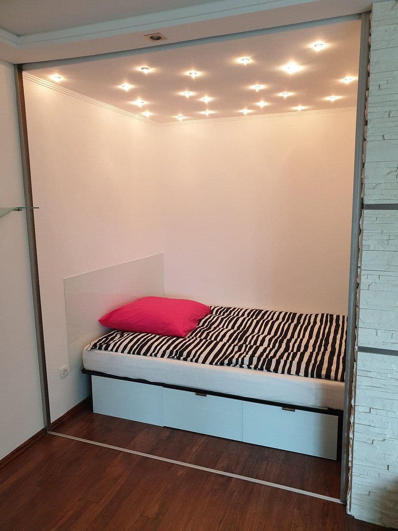 Prenájom bytu 1-izbový 47 m², Edith-Stein-Strasse 14, Unterschleissheim, Bavorsko Prenájom bytu 1-izbový 47 m², Edith-Stein-Strasse 14, Unterschleissheim, Bavorsko