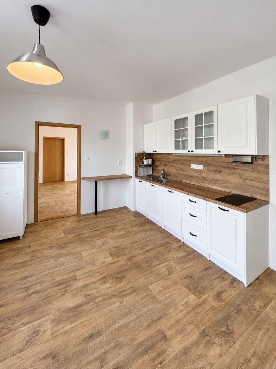 Prenájom bytu 2-izbový 73 m², V chaloupkách, Lety, Středočeský kraj Prenájom bytu 2-izbový 73 m², V chaloupkách, Lety, Středočeský kraj