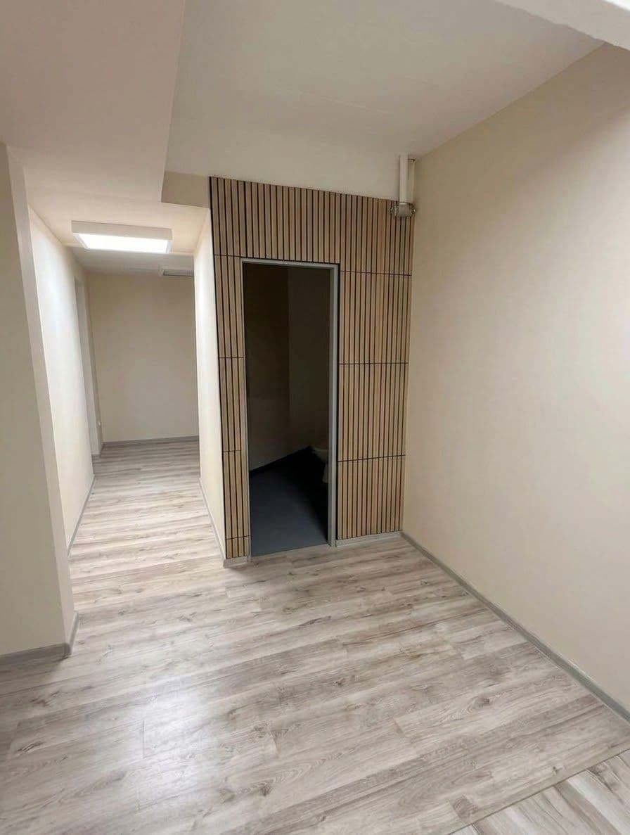 Prenájom nebytového priestoru 90 m², Slovinská, Praha, Praha Prenájom nebytového priestoru 90 m², Slovinská, Praha, Praha