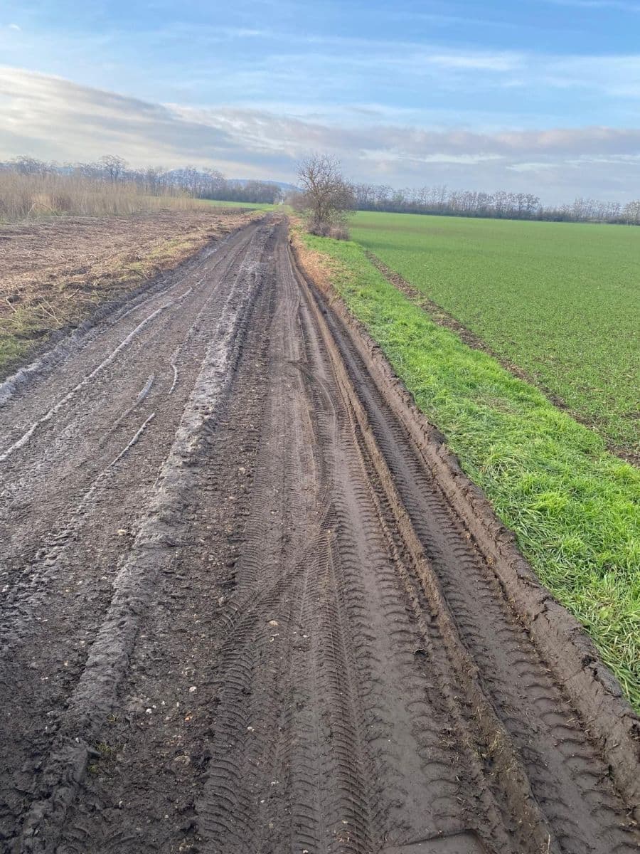 Predaj pozemku 95.000 m², Býkev, Středočeský kraj Predaj pozemku 95.000 m², Býkev, Středočeský kraj
