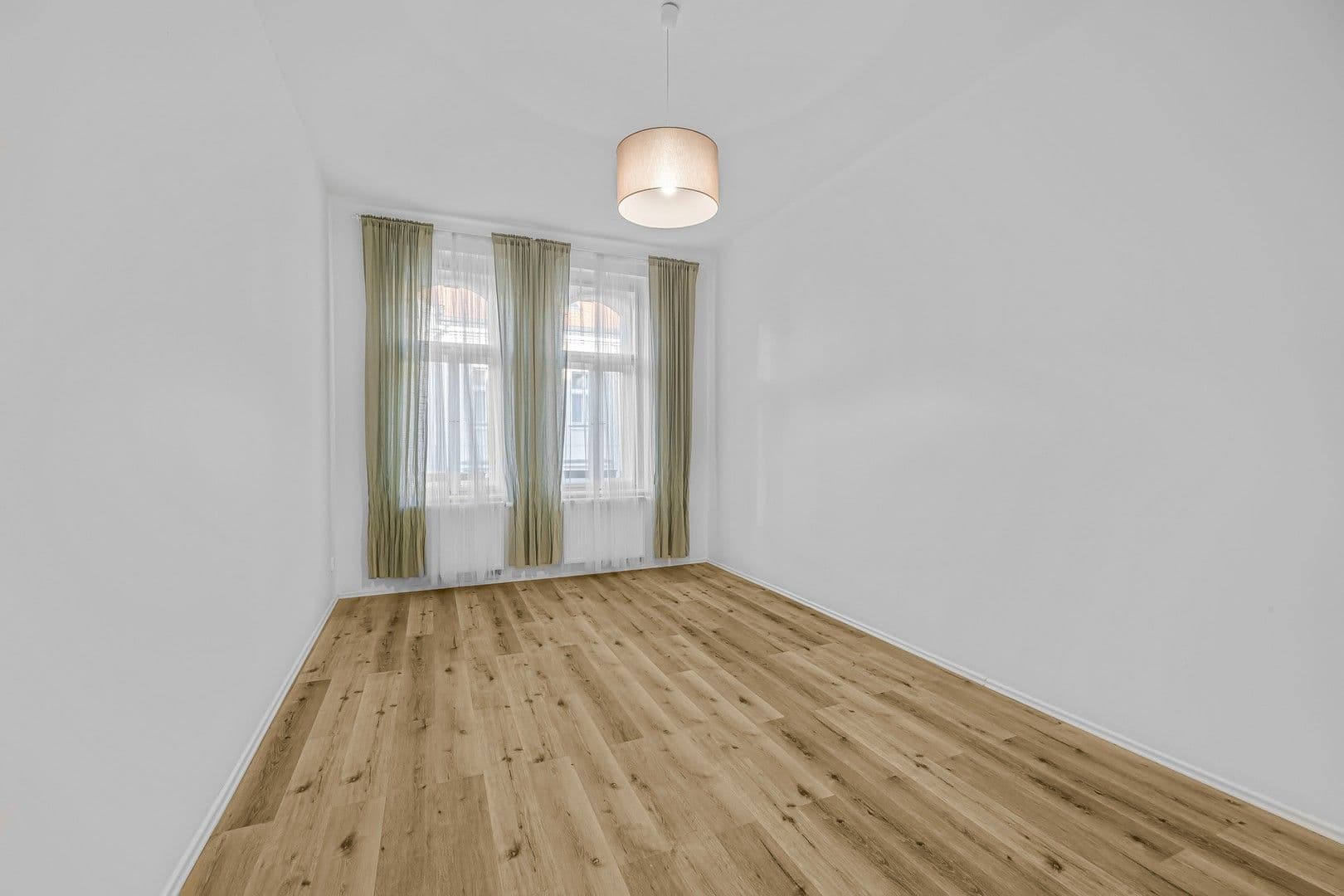 Prenájom bytu 2-izbový 43 m², Grafická, Praha, Praha Prenájom bytu 2-izbový 43 m², Grafická, Praha, Praha
