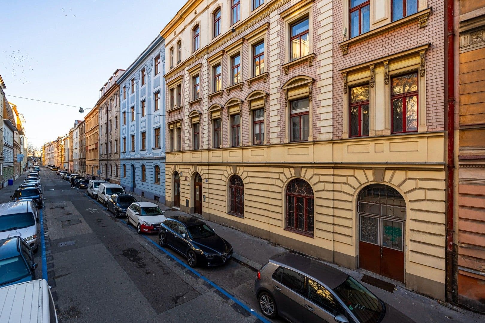 Prenájom bytu 2-izbový 43 m², Grafická, Praha, Praha Prenájom bytu 2-izbový 43 m², Grafická, Praha, Praha
