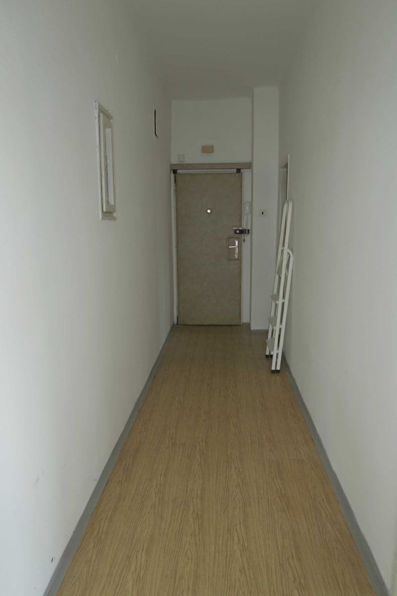 Predaj bytu 2-izbový 57 m², 28. pluku, Praha, Praha Predaj bytu 2-izbový 57 m², 28. pluku, Praha, Praha
