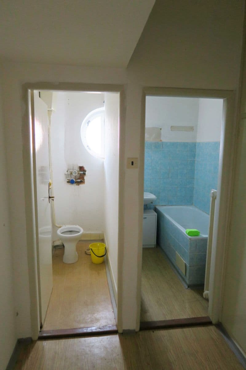 Predaj bytu 2-izbový 57 m², 28. pluku, Praha, Praha Predaj bytu 2-izbový 57 m², 28. pluku, Praha, Praha