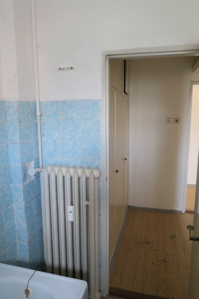 Predaj bytu 2-izbový 57 m², 28. pluku, Praha, Praha Predaj bytu 2-izbový 57 m², 28. pluku, Praha, Praha