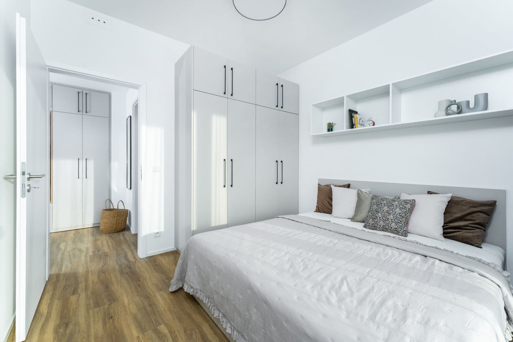Prenájom bytu 4-izbový 155 m², Odkolkova, Praha, Praha Prenájom bytu 4-izbový 155 m², Odkolkova, Praha, Praha