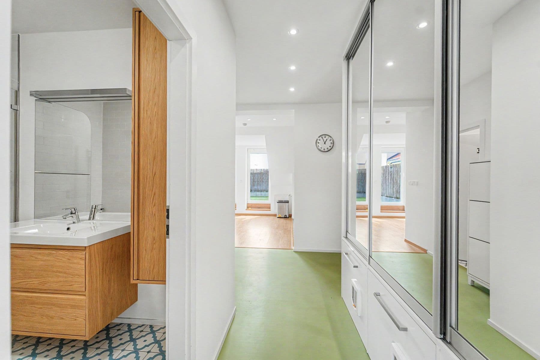 Predaj bytu 3-izbový 136 m², Drahobejlova, Praha, Praha Predaj bytu 3-izbový 136 m², Drahobejlova, Praha, Praha