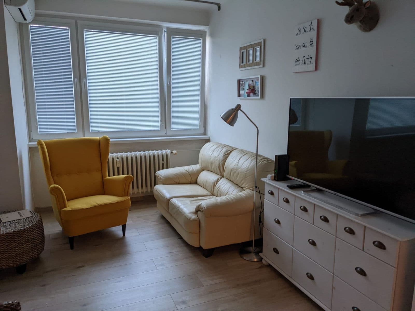 Prenájom bytu 1-izbový 50 m², Pod pramenem, Praha, Praha Prenájom bytu 1-izbový 50 m², Pod pramenem, Praha, Praha