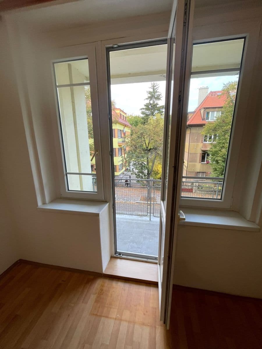 Prenájom bytu 2-izbový 48 m², U Kněžské louky, Praha, Praha Prenájom bytu 2-izbový 48 m², U Kněžské louky, Praha, Praha