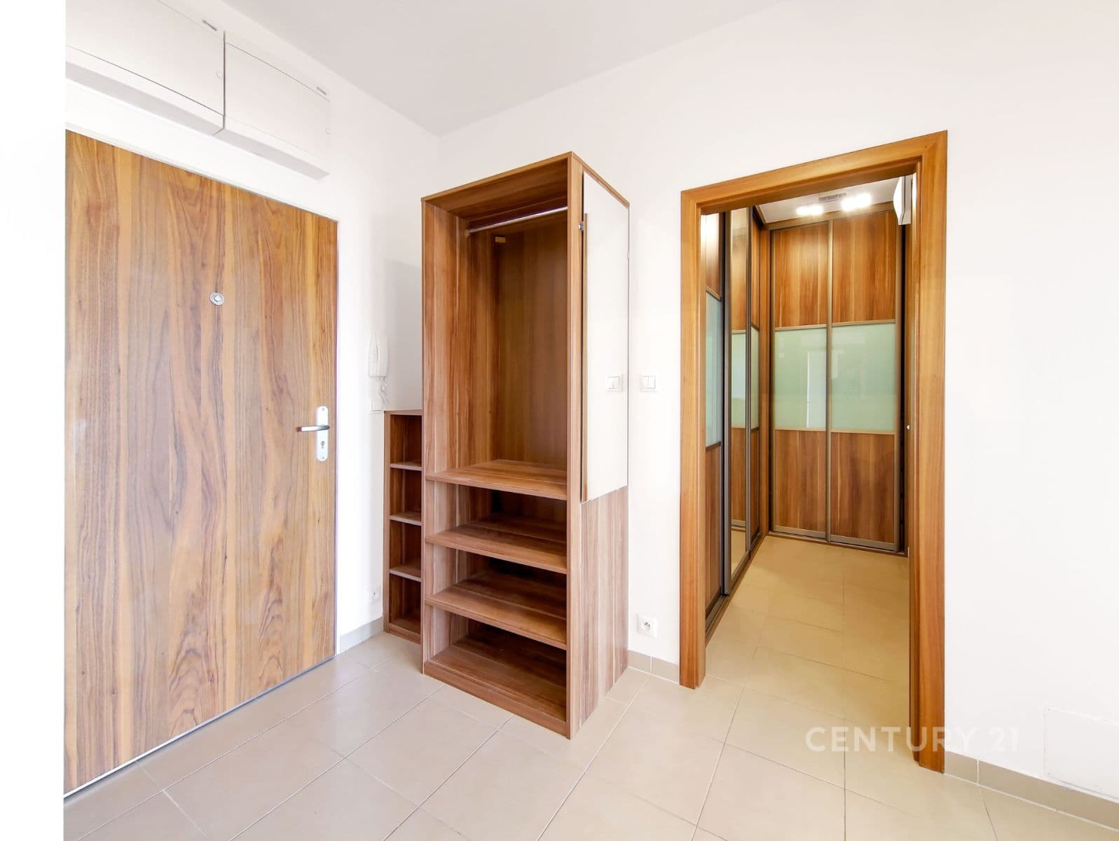 Predaj bytu 5-izbový 120 m², Československého exilu, Praha, Praha Predaj bytu 5-izbový 120 m², Československého exilu, Praha, Praha