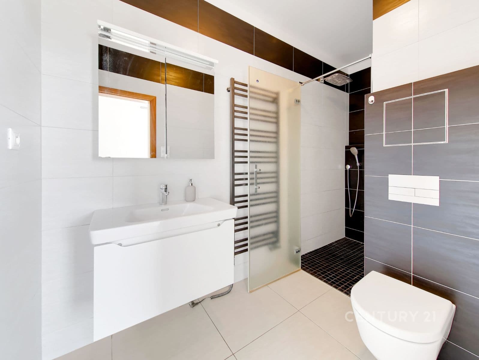 Predaj bytu 5-izbový 120 m², Československého exilu, Praha, Praha Predaj bytu 5-izbový 120 m², Československého exilu, Praha, Praha