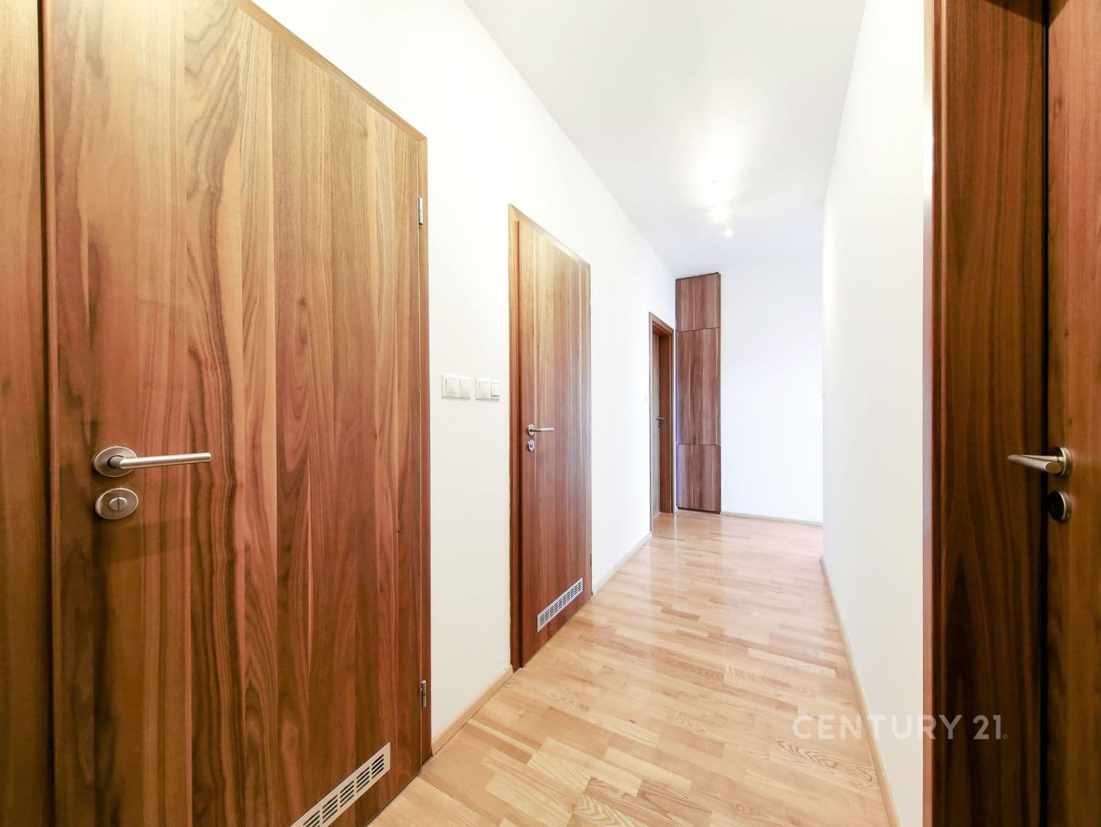 Predaj bytu 5-izbový 120 m², Československého exilu, Praha, Praha Predaj bytu 5-izbový 120 m², Československého exilu, Praha, Praha