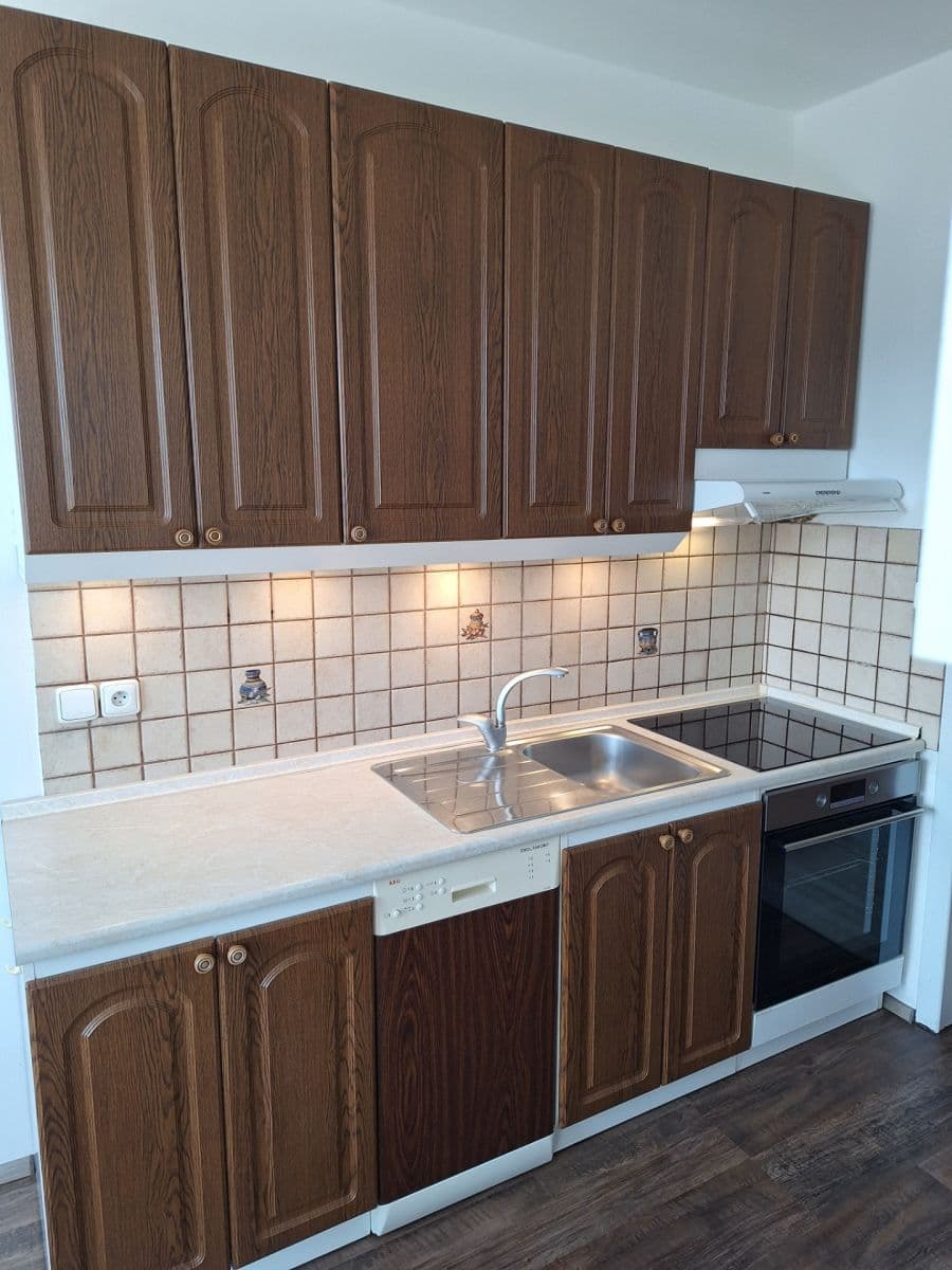 Prenájom bytu 3-izbový 85 m², Slunečná, Zlín, Zlínský kraj Prenájom bytu 3-izbový 85 m², Slunečná, Zlín, Zlínský kraj
