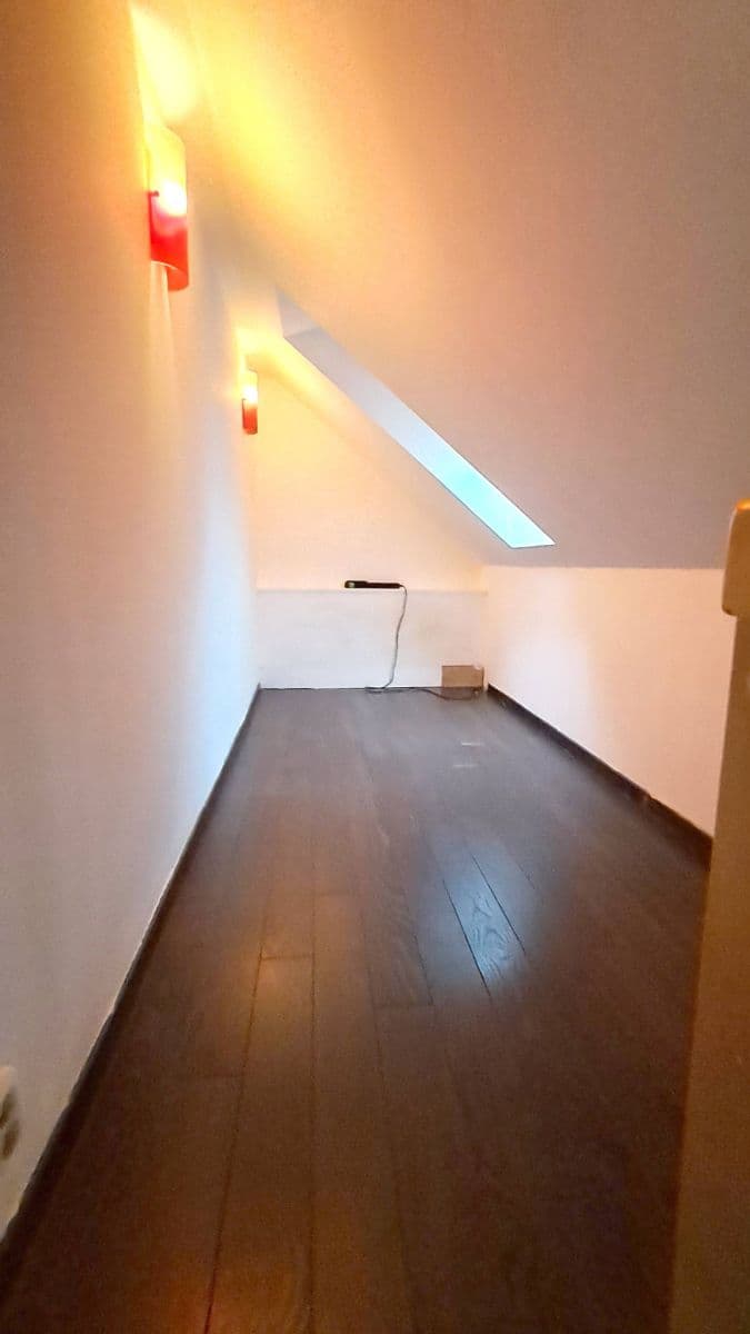 Prenájom bytu 1-izbový 50 m², Jabloňová, Praha, Praha Prenájom bytu 1-izbový 50 m², Jabloňová, Praha, Praha