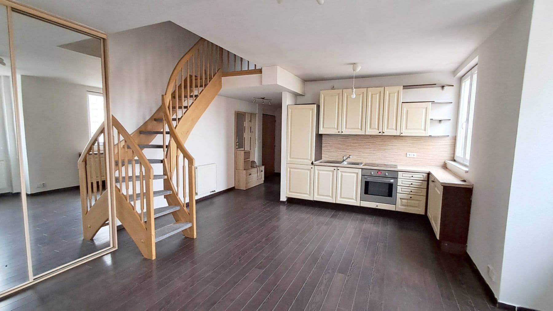 Prenájom bytu 1-izbový 50 m², Jabloňová, Praha, Praha Prenájom bytu 1-izbový 50 m², Jabloňová, Praha, Praha